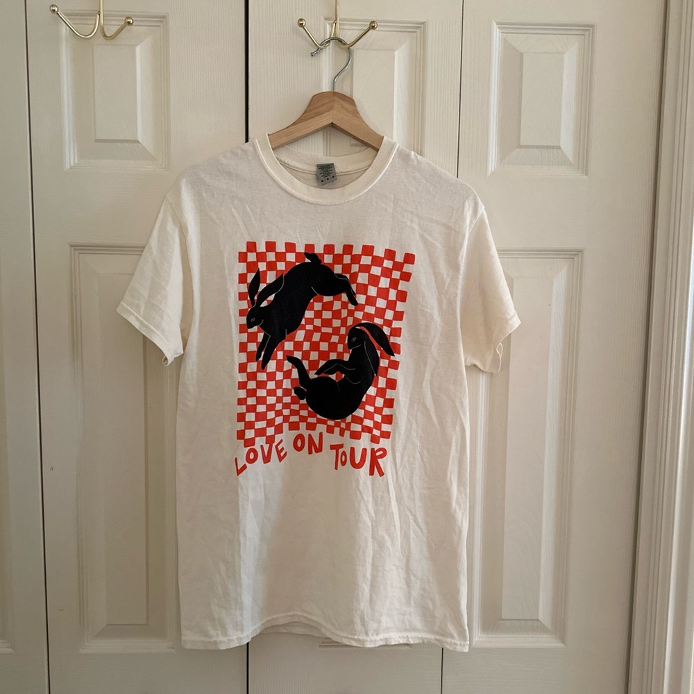 Harry styles love on tour shirt